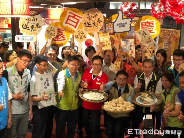 ▲台南市政府在台南大遠百B2美食街舉辦「2019台南尚青-農特產の名物展-好米週」推廣行銷活動，提升台南優質好米及農特產的知名度。（圖／記者林悅翻攝，下同）