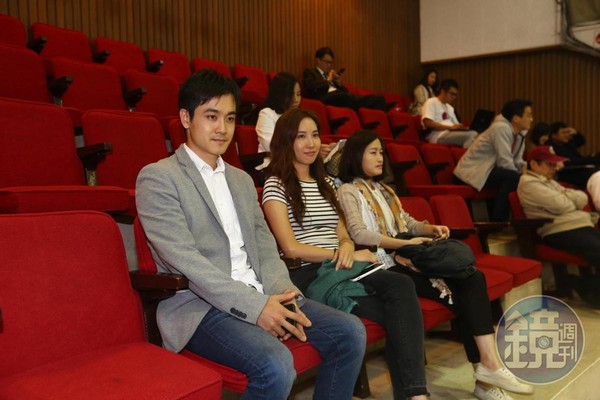 王金平任內最後一次質詢3位兒女王馨敏、王馨淳、王炳堯，全程在旁聽席聆聽。