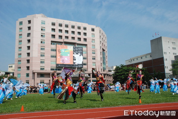 ▲台南應用科技大學歡慶55週年校慶，舉辦盛大的藝術季迎接校慶活動，現場熱鬧滾滾。（圖／記者林悅翻攝，下同）