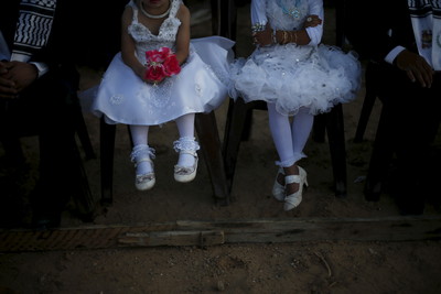 12歲嫁表哥隔年生1子！　伊朗童婚媳「殺家暴夫」被判死