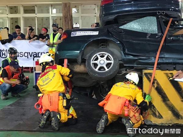 ▲台南市消防局在2019年全國車禍救援挑戰賽，警義消雙雙獲獎。（圖／記者林悅翻攝，下同）