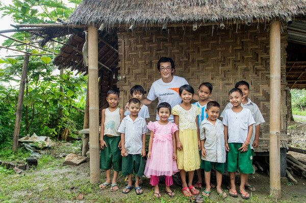 ▲▼魏德聖前往緬甸擔任世界展望會「資助兒童計畫」代言人。（圖／世界展望會提供）