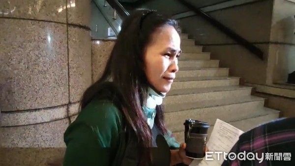 ▲▼普悠瑪事件傷者古秀琴，30日出庭普悠瑪準備程序庭時，說搭火車經過新車站還是很怕。（圖／記者游芳男翻攝，下同）