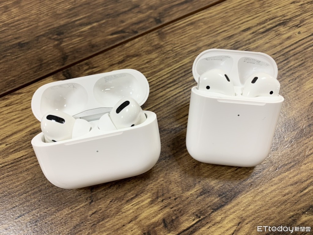 ▲▼AirPods Pro,AirPods 2。（圖／記者邱倢芯攝）