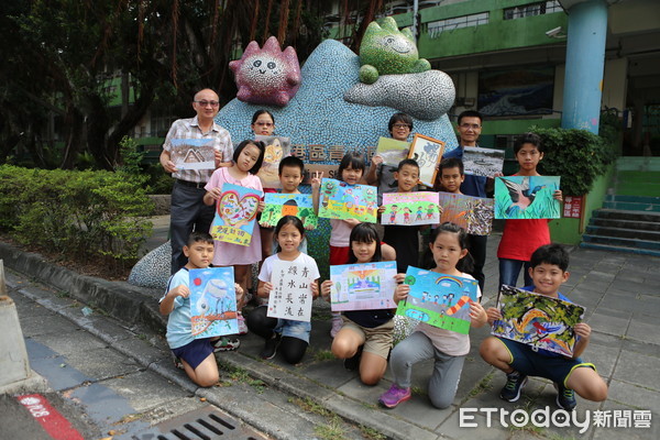 ▲雄市青山國小師生繪畫、書法、攝影等作品，於11月中旬到日本東京「青山小學校」展出，進行國際藝術交流           。（圖／記者陳崑福翻攝）