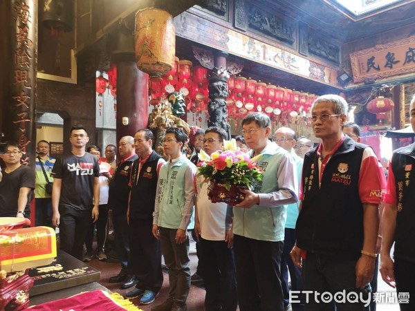 ▲柯文哲上午到福興宮參拜太平媽祖。（圖／記者唐詠絮攝）