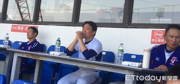 ▲2019世界12強棒球賽中華隊教練團觀看官辦熱身賽情蒐。（圖／記者陳立勳攝）