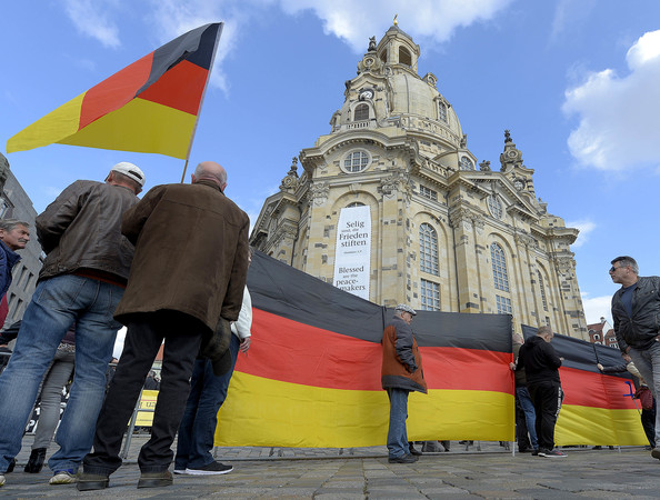 ▲▼「愛國歐洲人反對西方伊斯蘭化」（PEGIDA）在德國東部城市德勒斯登（Dresden）舉辦遊行活動。2018年10月21日。（圖／達志影像／美聯社）