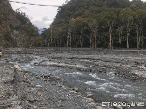 ▲▼男童奧萬大吊橋。（圖／記者白珈陽攝）