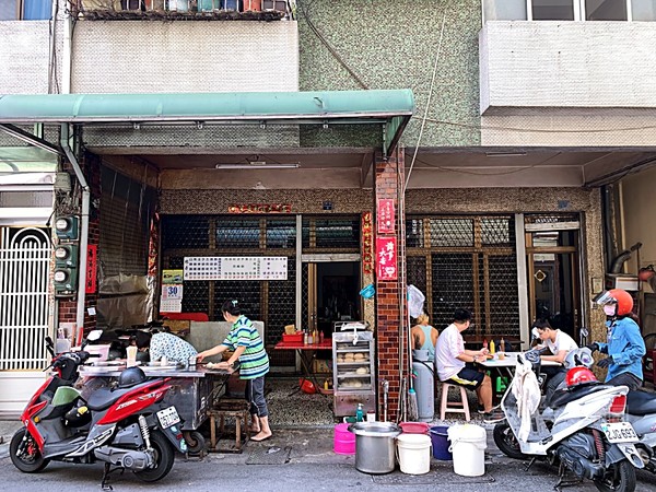 ▲▼高雄美食古早味麵糊蛋餅。（圖／高雄美食地圖提供）