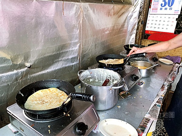 ▲▼高雄美食古早味麵糊蛋餅。（圖／高雄美食地圖提供）