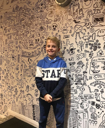 ▲▼9歲的喬替餐廳畫牆壁，驚人的繪畫天分。（圖／翻攝自IG @thedoodleboy.co.uk）