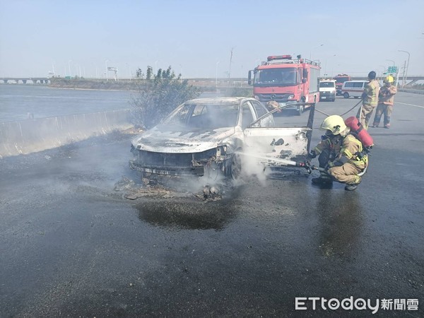 台南七股交流道接縣道發生汽車火警　男子嚴重燒燙傷送醫