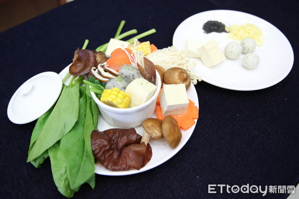 ▲立冬喝「高鈣纖蔬湯」　一次補足一天所需鈣質量！。（圖／花蓮慈濟提供）