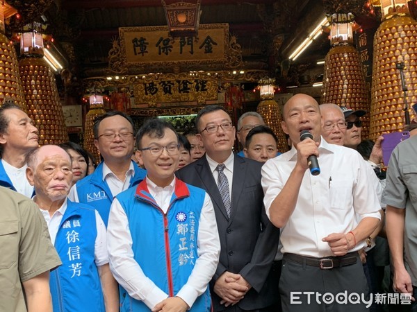 ▲▼韓國瑜參訪城隍廟。（圖／記者徐政璿攝）