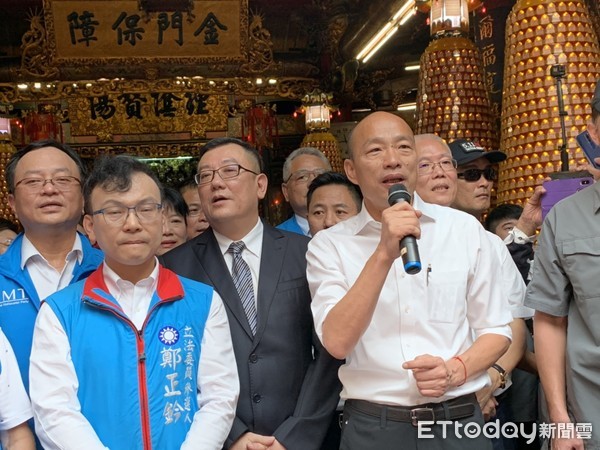 ▲▼韓國瑜參訪城隍廟。（圖／記者徐政璿攝）