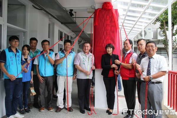▲台東市的新生科技中心由縣長饒慶鈴主持揭牌儀式。（圖／記者楊鈞典翻攝）