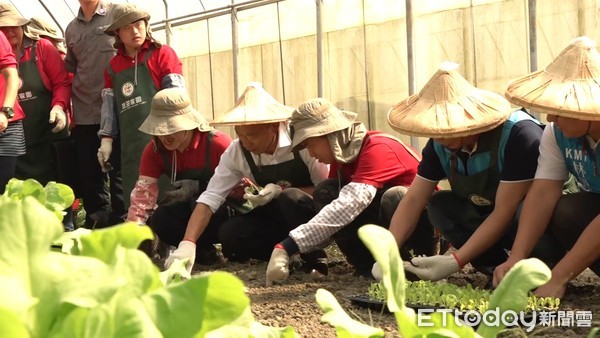 ▲▼韓國瑜參訪拙茁家園。（圖／記者葉南州攝）