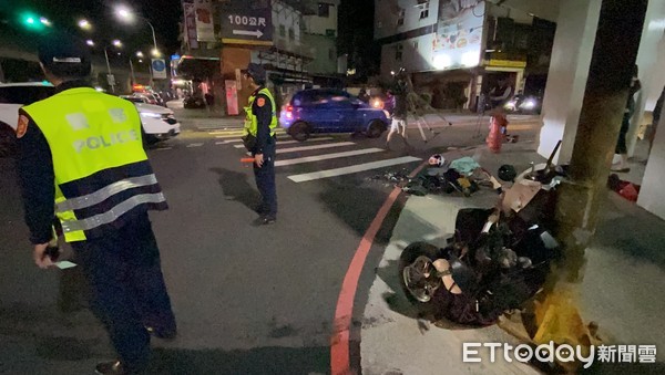 ▲▼李男騎機車行經大同路與建成路交叉路口時，撞上左轉轎車後倒地，送醫傷重不治。（圖／記者游宗樺攝）