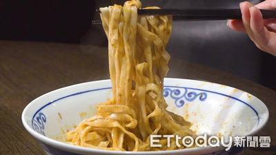 男吃麻醬麵「全身發黃」命危...爆急性肝衰竭 醫找到關鍵原因