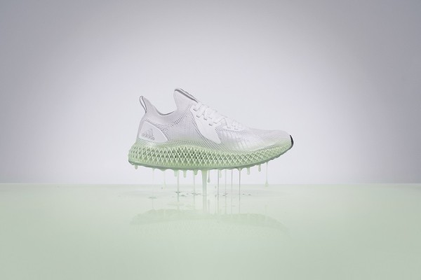 ▲adidas ALPHAEDGE 4D Reflective系列跑鞋搭載極具革命性的4D科技中底。（圖／品牌提供）