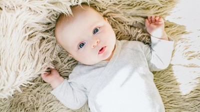 大腦3歲開始定型！寶寶智力發展「關鍵1000天」　專家：母乳是最好助攻