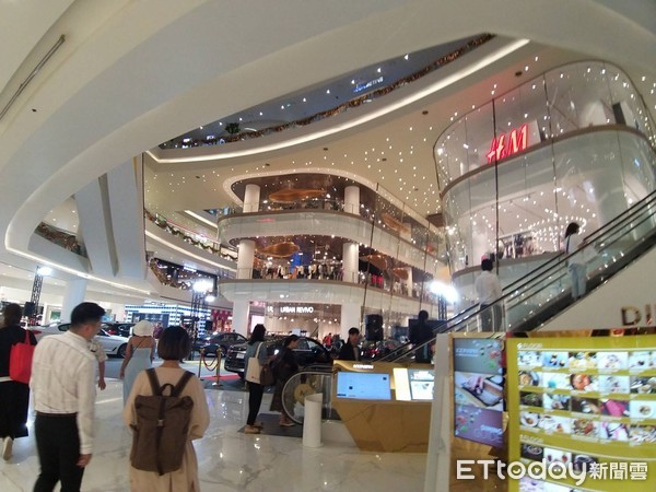 ▲▼曼谷最大購物商場「ICON SIAM」進駐河岸西側成地標。（圖／記者黃靖惠攝）