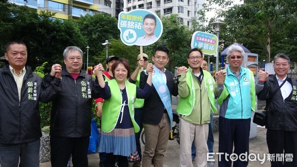 ▲名嘴、資深議員替張銘祐站台。（圖／張銘祐提供）