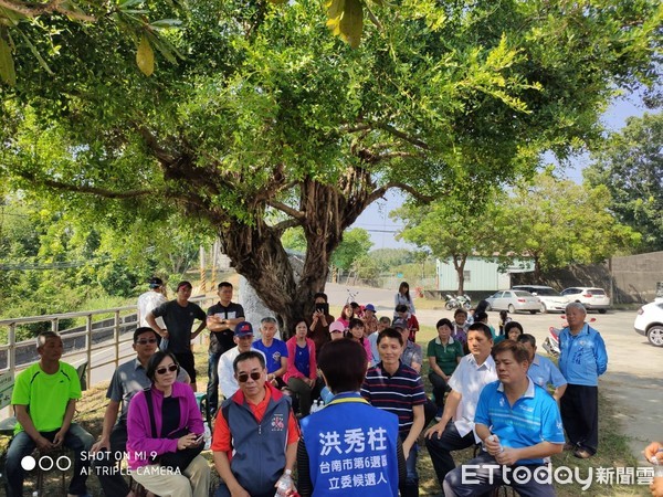 ▲國民黨台南市立委參選人洪秀柱，前往台南市龍崎區走透透，拜訪鄉親。（圖／記者林悅翻攝，下同）