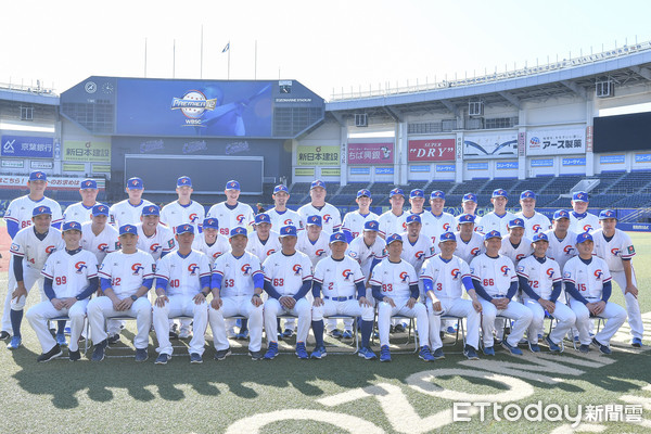 ▲12強棒球賽複賽，中華隊全員於千葉羅德海洋球場合照。（圖／記者林敬旻攝）