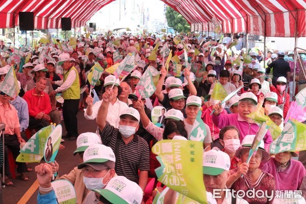 ▲立委郭國文11月10日上午舉辦曾文區聯合競選總部暨後援會成立大會，行政院長蘇貞昌、台南市長黃偉哲、高市議員陳致中到場站台力挺。（圖／記者林悅翻攝，下同）