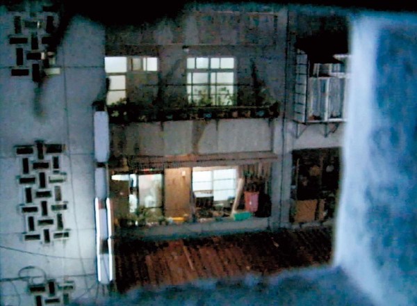 震驚社會的虎林街滅門血案，讓這棟公寓成了著名凶宅。（東森新聞提供）