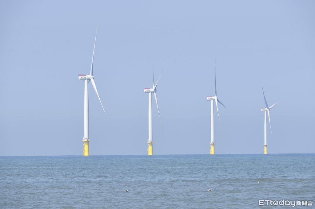 ▲▼台灣首座商業規模離岸風場海洋風電，位於苗栗縣竹南鎮龍鳳漁港外海。（圖／記者湯興漢攝）