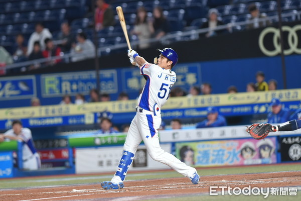 ▲12強棒球賽複賽，韓國隊李政厚。（圖／記者林敬旻攝）