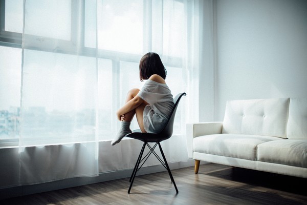 ▲桃園市袁姓男子去年在網路遊戲上認識13歲少女，約少女在社區幽會，短短1個月就發生3次性行為，少女父親察覺後提告且拒絕和解。（示意圖／取自免費圖庫Unsplash）
