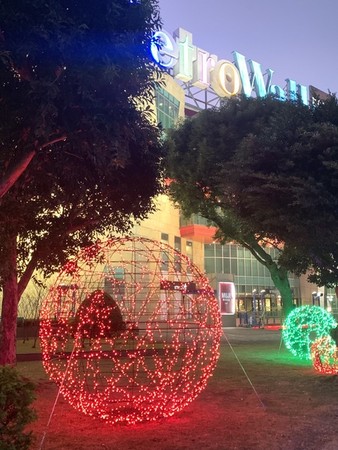 ▲大江購物中心打造6000坪聖誕遊逛街城