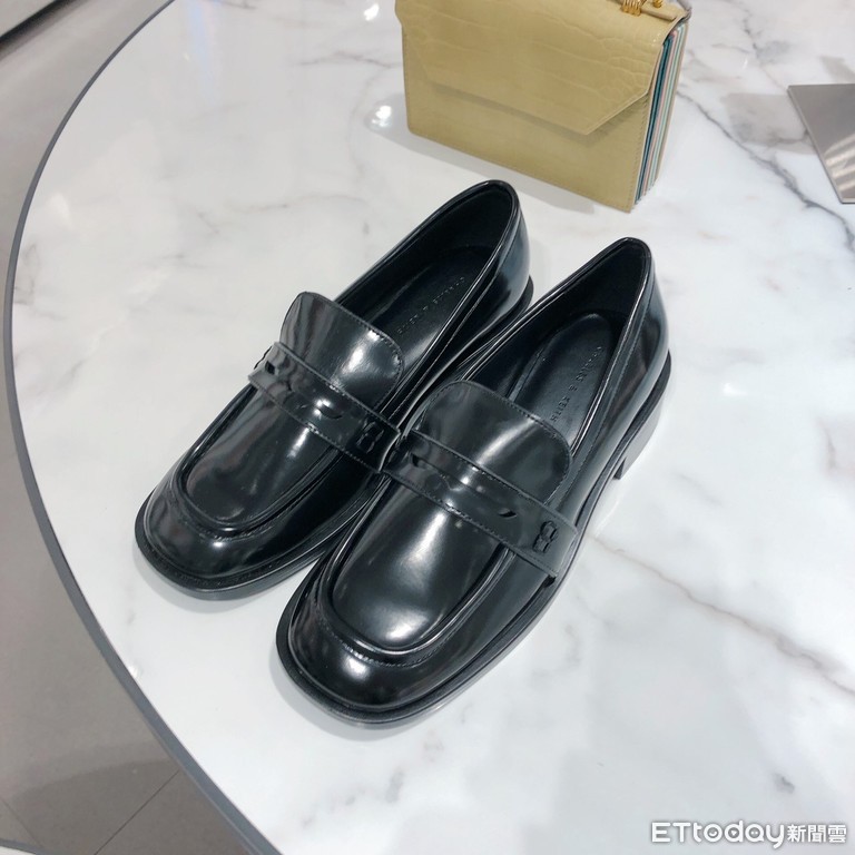 ▲CHARLES＆KEITH，2019冬季系列。（圖／記者張妤瑄攝）