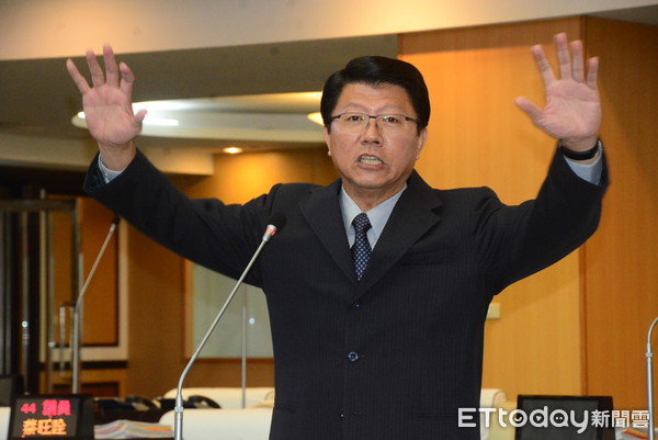 ▲國民黨台南市黨部主委、台南市議員謝龍介表示，為改革國民黨，只要2020年1月11日選舉完，他就正式宣布參選國民黨黨主席。（圖／記者林悅翻攝）