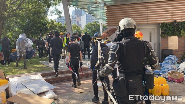 ▲香港示威者弓箭小隊。（圖／記者游宗樺攝）