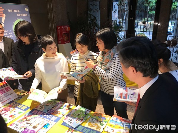 ▲▼    破除假消息、家長挺性平教育  。（圖／記者崔至雲攝）