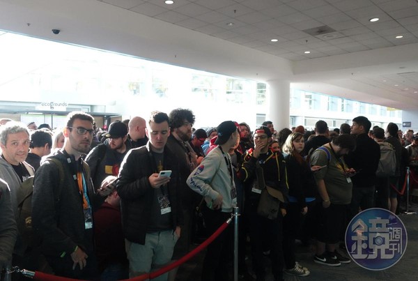 BlizzCon登場前，大批玩家等待入場。
