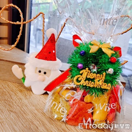 ▲▼ 和毛孩一起過聖誕！　限量免費寵物中醫義診+體驗手作點心趣。（圖／NCPHD社團法人中華寵愛健康發展促進會提供）