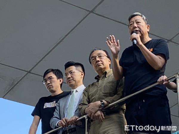 ▲香港民主派議員21日於政總外舉行記者會。（圖／記者游宗樺攝）