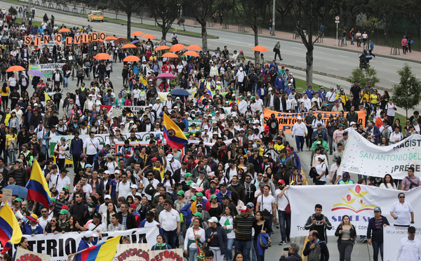 ▲哥倫比亞爆發全國性示威，圖為首都波哥大（Bogotá）2019年11月21日的示威情況。（圖／路透）