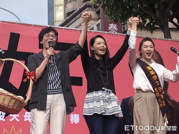 ▲▼蔡壁如替一邊一國黨立委候選人李婉鈺站台,蔡壁如,李婉鈺。（圖／記者楊亞璇攝）