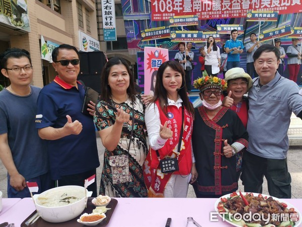 ▲2019年台南市議長盃眷村美食比賽，在大道新城廣場舉行，來自府城及北區各里、眷村共11組隊伍參賽，料理出13道色香味俱全的佳餚，令人食指大動。（圖／記者林悅翻攝，下同）