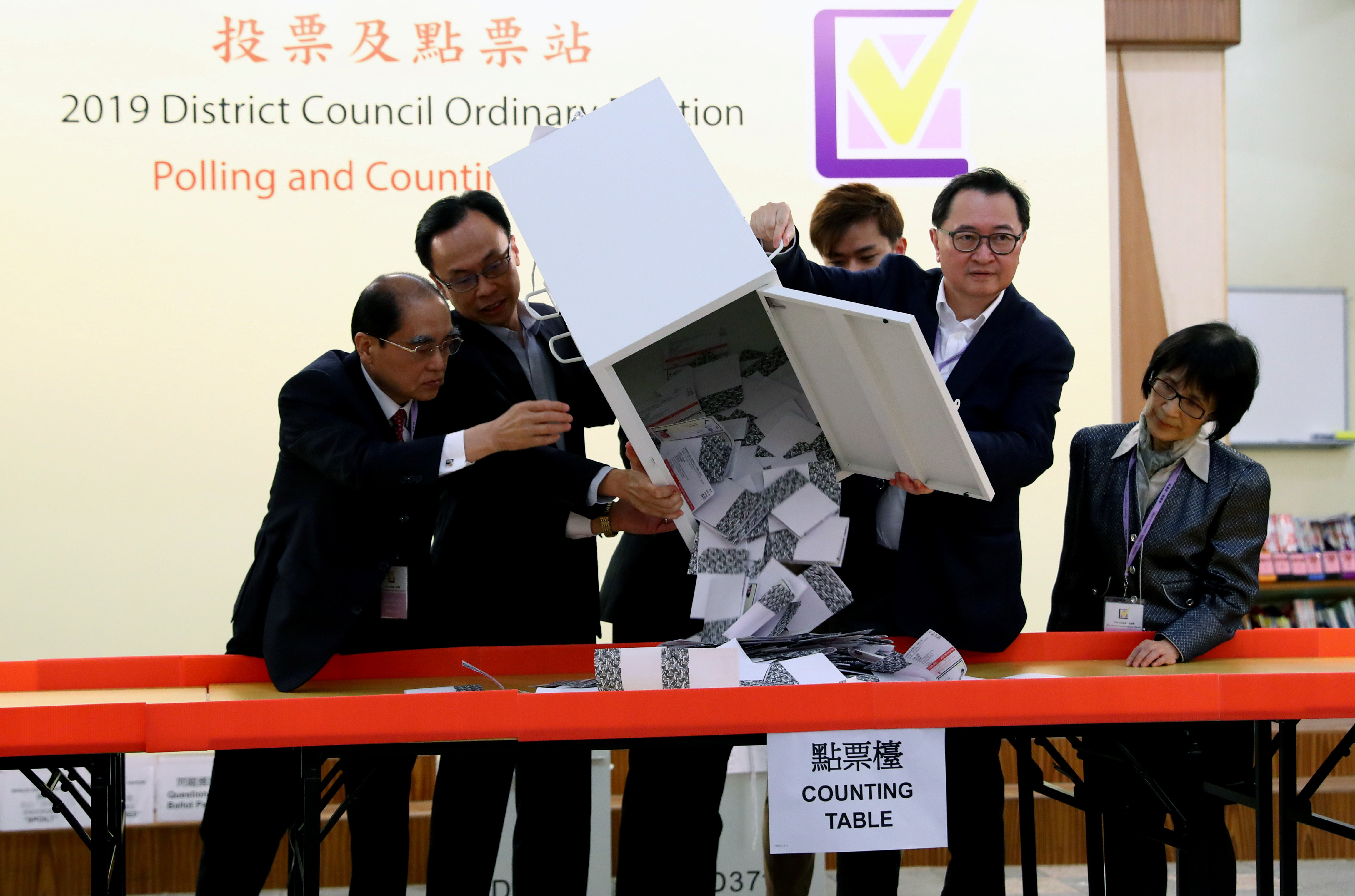 ▲▼香港區議員選舉。（圖／路透）