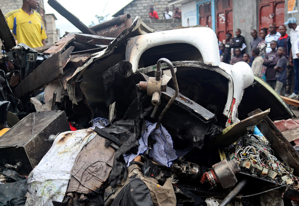 ▲▼剛果輕型飛機失事 機上18人全數罹難。（圖／路透社）