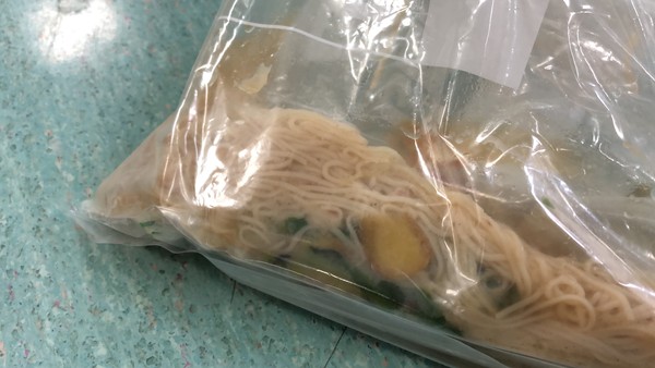 ▲一家人開心吃火鍋，卻意外吃下殘留農藥中毒。（圖／光田醫院提供）