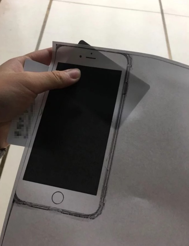 ▲▼印報告「噴出一張iPhone6S」　她傻：強者我同學！萬人蠢笑：不孤單　（圖／翻攝Dcard）